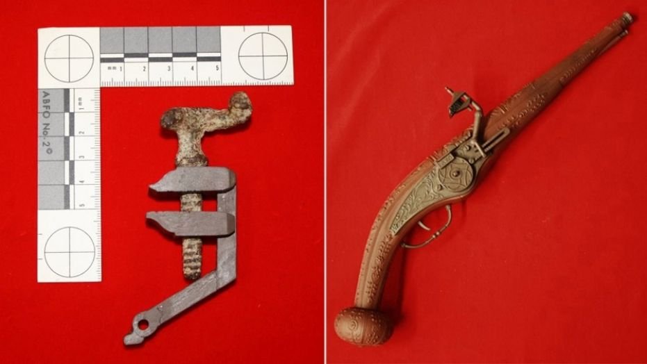 The dog screw in a recreated wheellock arm and a model wheellock pistol (Courtesy of the Museums of Western Colorado)