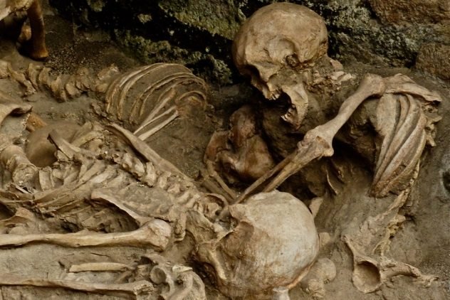 1517475919 614 10 forbidden and creepy claims of giant human skeletons - 10 Forbidden And Creepy Claims Of Giant Human Skeletons