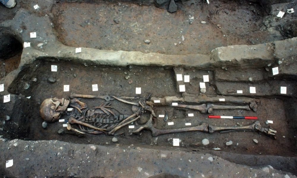 1517923869 mystery behind mass grave of viking warriors finally solved 1000x600 - Mystery behind mass grave of Viking warriors finally solved