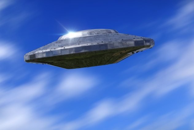 1518801431 834 10 alleged ufo sightings witnessed by students at school - 10 Alleged UFO Sightings Witnessed By Students At School