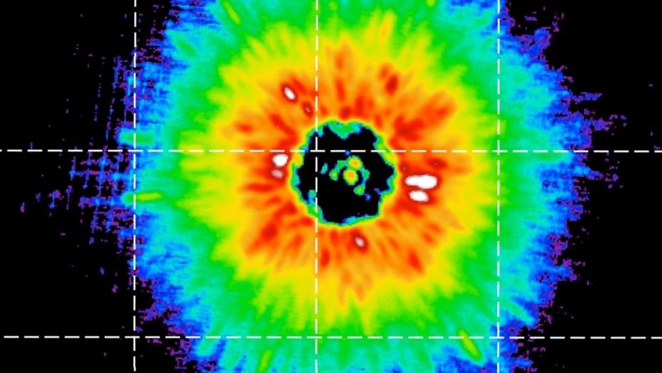 This image shows how star KIC 3542116 looks to the Kepler space telescope. Cooler colors represent darker regions, and warmer colors represent brighter regions.