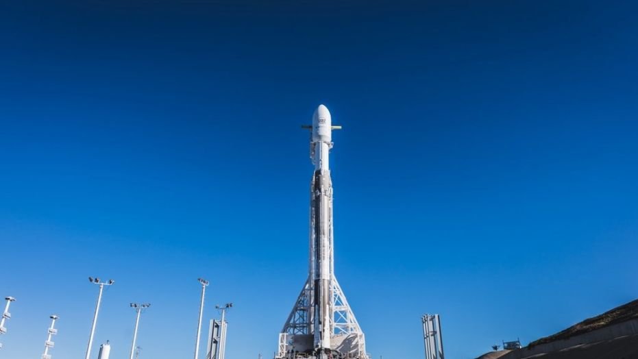 spacex delays falcon 9 rocket launch due to high altitude winds - SpaceX delays Falcon 9 rocket launch due to high-altitude winds