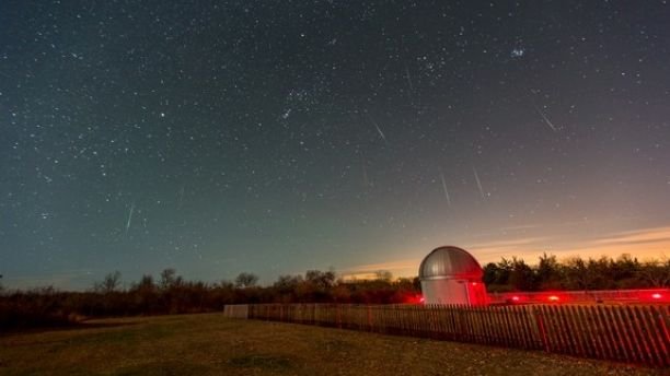 The Geminid meteor shower peaks Sunday (Dec. 13) and Monday (Dec. 14), 2015. Shown here, astrophotographer Manish Mamtani caught this snapshot of the Geminid meteor shower over the Frosty Drew Observatory in Charlestown, Rhode Island in 2014.