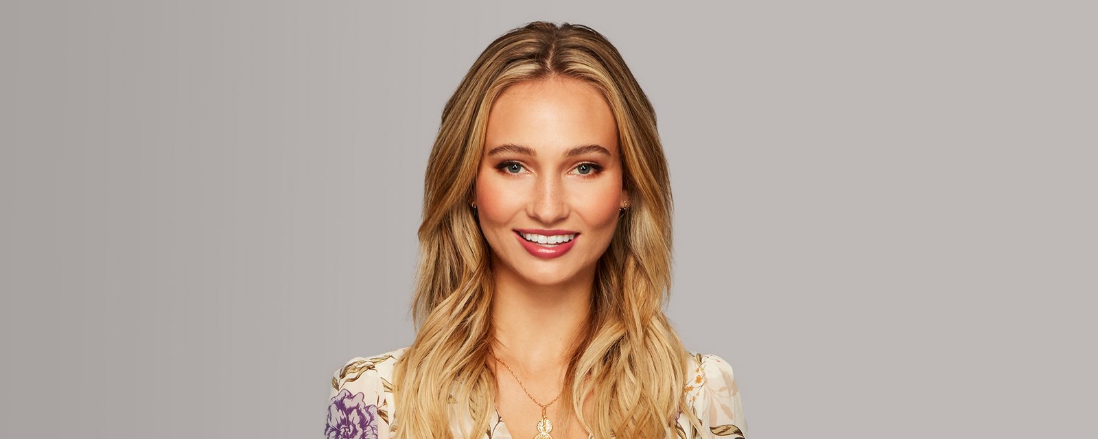 1548972804 76 this new bachelor contestant faking an australian accent is either crazy or crazy like a fox texts from last night - This New ‘Bachelor’ Contestant Faking An Australian Accent Is Either Crazy Or Crazy Like A Fox – Texts From Last Night