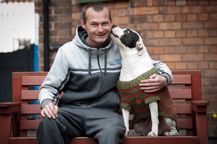 1562290027 171 89 year old woman has knitted 450 blankets for shelter dogs and its adorable - 89-Year-Old Woman Has Knitted 450 Blankets For Shelter Dogs, And It’s Adorable