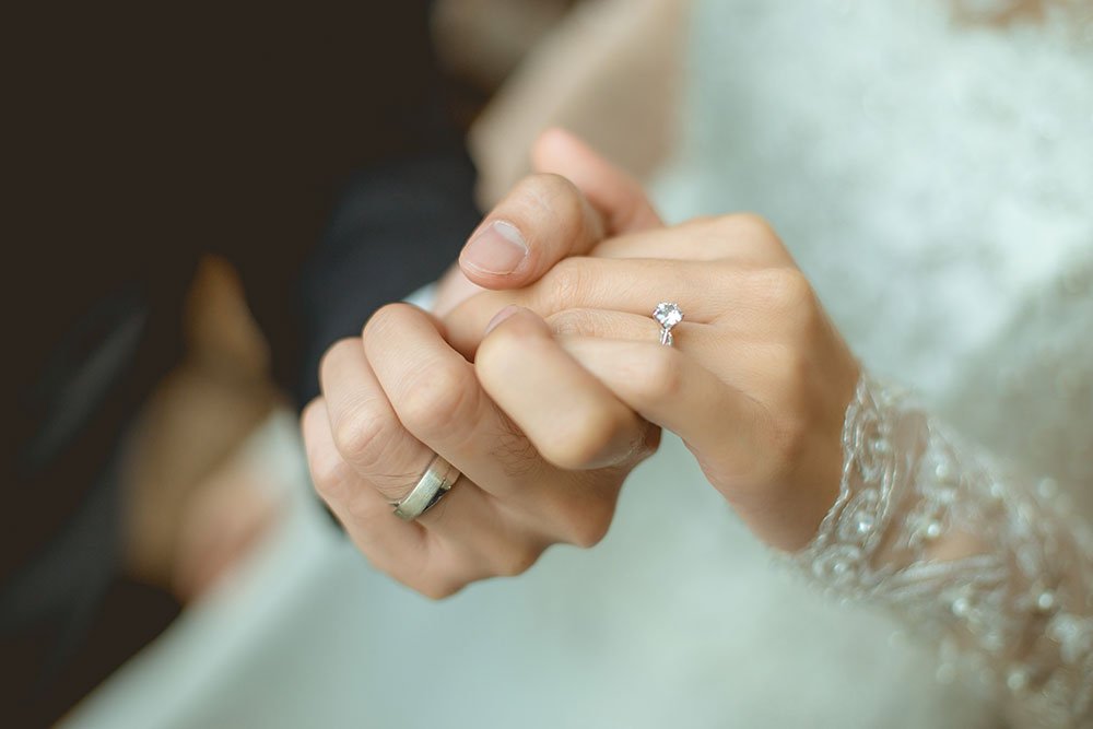 A Definitive Wedding Ring Shopping Guide