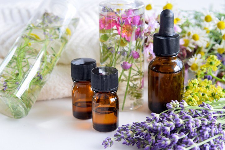 7 Essential Oils to Help Defeat Stress (And Three Simple Ways to Use Them!)