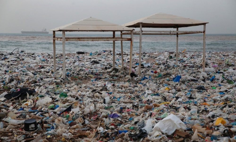 1516828031 flood of garbage hits beach in lebanon sparks outrage 1000x600 - Flood of garbage hits beach in Lebanon, sparks outrage