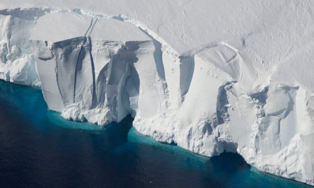 1601102351 melting antarctic ice will raise sea levels and might cause humanity to give up new york 1000x600 - Melting Antarctic ice will raise sea levels and might cause humanity to 'give up ... New York'